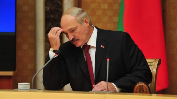 Лукашенко указал на философский смысл в денацификации Украины