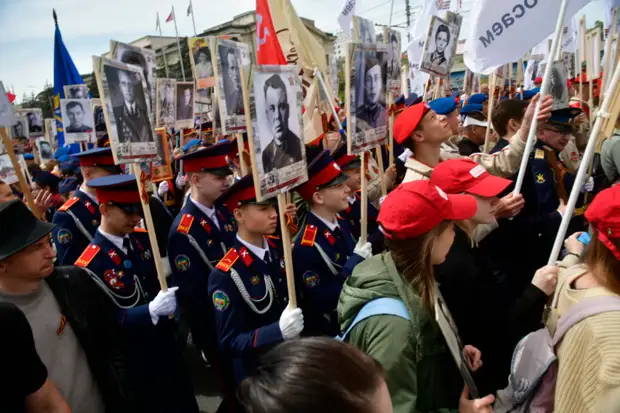 Парад 28. Фото 9 мая кадеты г. Серов. Кавалькада парад СПБ. 9 Мая акция за поселок Уренгой.