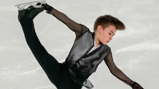 Самсонов снялся с этапа юниорского Гран-при по фигурному катанию в США