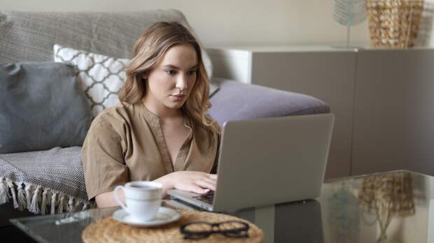 Почему возникает зависимость от покупок на маркетплейсах и как от нее избавиться