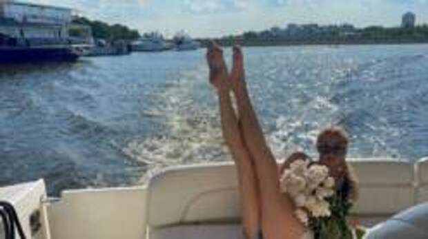 Яхта, но без моря. Волочкова удивила необычным отдыхом