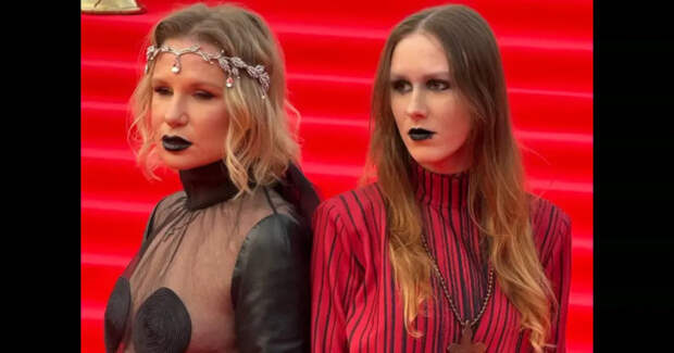 Валерия Гай Германика в "голом" платье посетила открытие ММКФ вместе с дочерью