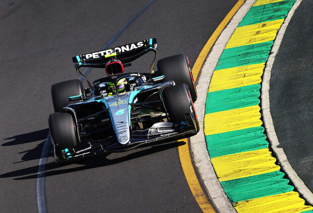 Эксперт: Льюис Хэмилтон не привык пилотировать плохие машины