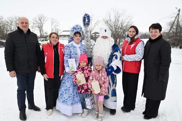 В Гиагинском районе Адыгеи вручили подарки детям в рамках акции "Елка желаний"