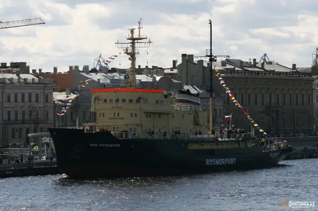 Куда пойти 29 апреля — 3 мая: вальс буксиров, мотопарад, классика на мосту и медитация с Курентзисом