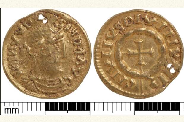 Найден прекрасно сохранившийся золотой кулон солдата Великой армии викингов