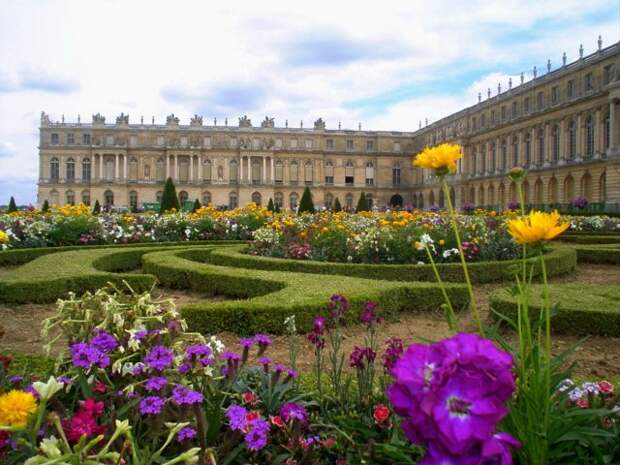 http://iliketowastemytime.com/sites/default/files/top_10_things_to_do_while_in_paris_gardens_versailles6.jpg