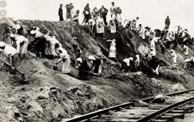 Железные дороги в царской России строили, или откапывали?