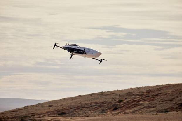 _машина_Австралия-1024x683 В Австралии испытали самый быстрый воздушный беспилотный электромобиль