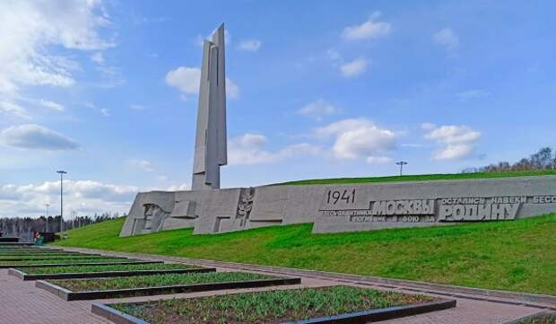 Свыше 100 памятников участникам Великой Отечественной войны отреставрируют в Москве