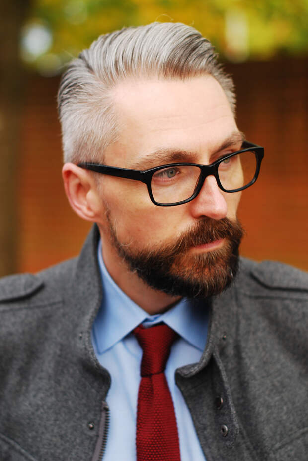 Smart grey coat, shirt and tie (over 40 menswear)