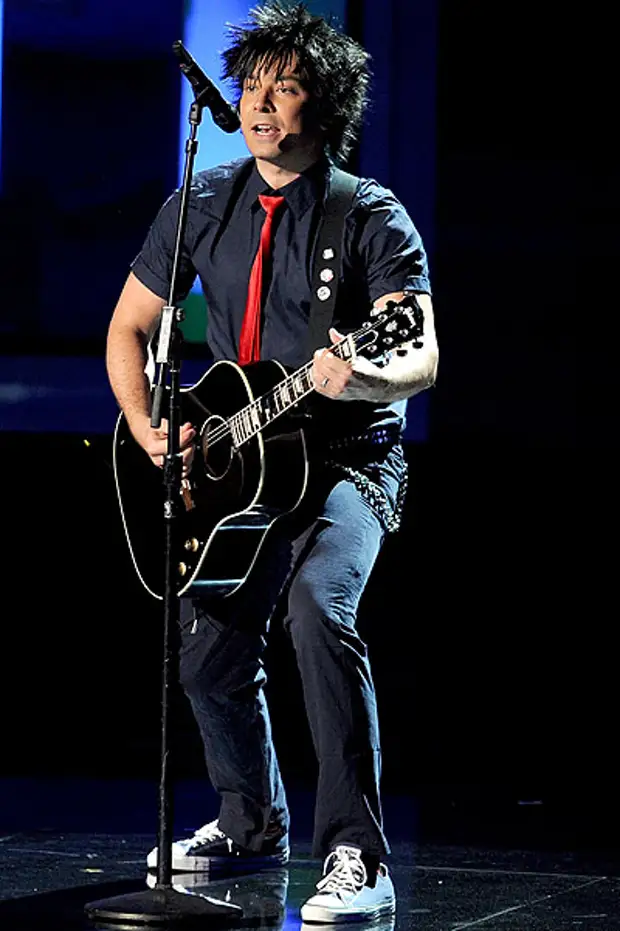 билли джо армстронг сейчас. билли джо армстронг 2023. Billie joe armstrong romantic. солист грин. солист грин.