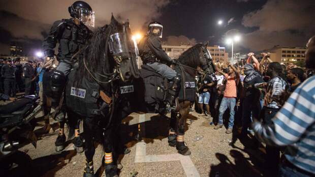 Конная полиция Израиля разогнала протест палестинцев в Восточном Иерусалиме