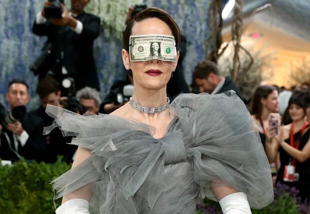 Met Gala — 2026: Шер, Рози Хантингтон-Уайтли, Кейт Мосс, Вера Вонг на красной дорожке