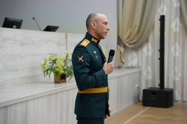 Казан кооператив институтында махсус операция ветераны катнашында батырлык дәресе узды