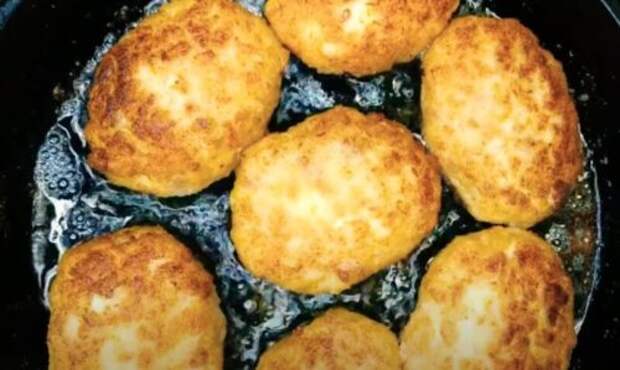 Беру 500 грамм фарша и 1 стакан кефира. Вкуснейшие котлеты без муки: съедаются мгновенно