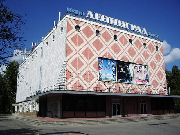 Московские власти построят досуговый торгово-развлекательный центр, спортплощадку, платную поликлинику и автостоянку на территории Братского кладбища героев Первой мировой?