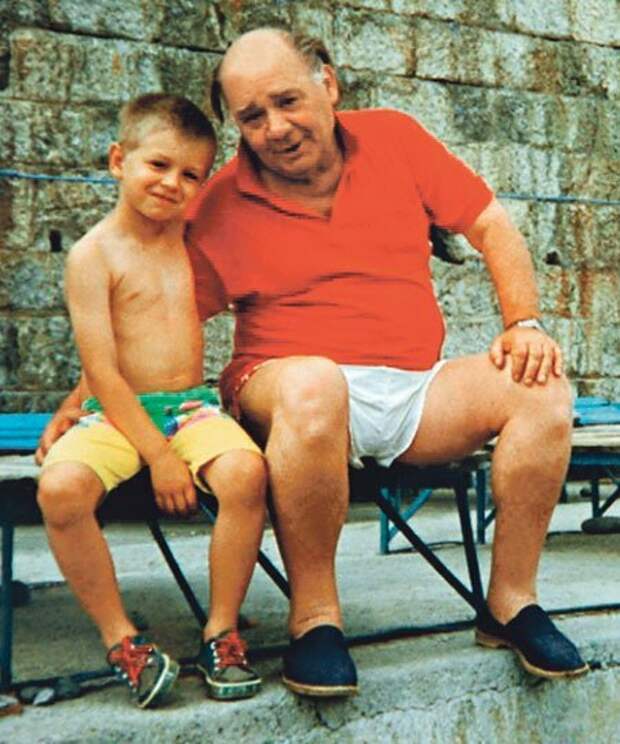 Евгений Леонов с внуком Женей.