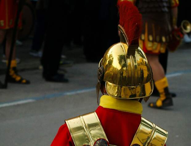 В Китае воссоздали уникальные 1200-летние доспехи