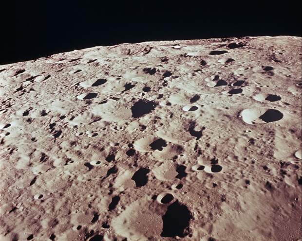 1969. «Аполлон-11». Подробный обзор лунного рельефа. 20 июля