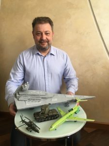 Владимир и его авиамодели/из личного архива