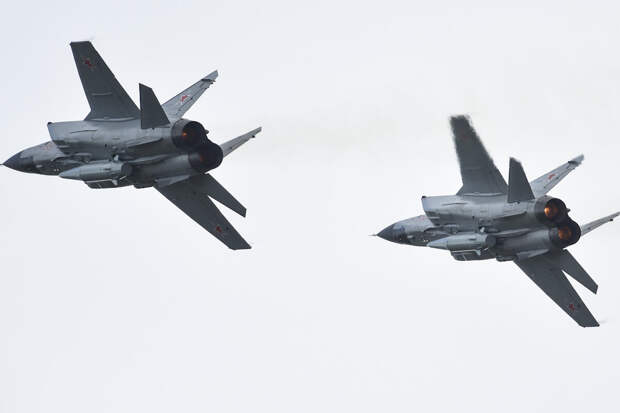 Российские истребители-перехватчики МиГ-31 будут дежурить над Черным морем, чтобы при необходимости поразить установки, запускающие переданные Украине Соединенными Штатами ракеты ATACMS.