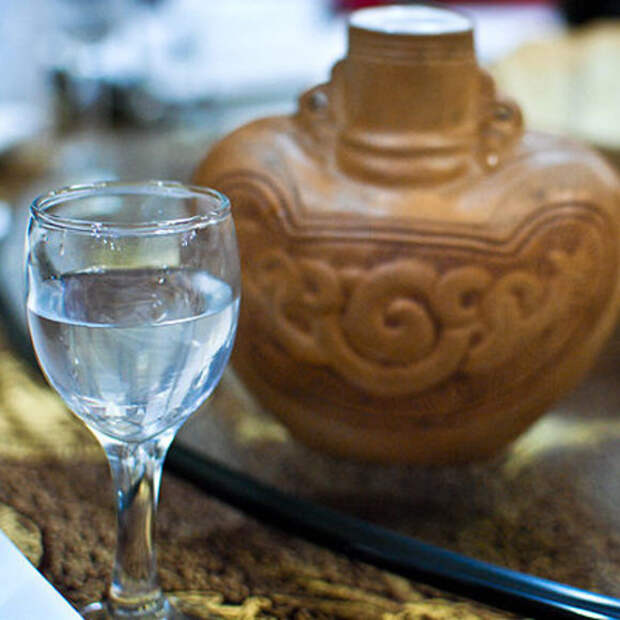 Araga may be stored in an embossed leather flask called a kogeerzhik.