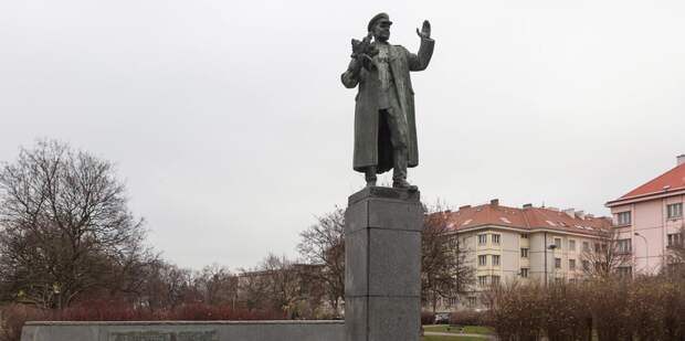 МИД Чехии объяснил, почему Прага имеет право перенести памятник маршалу Коневу