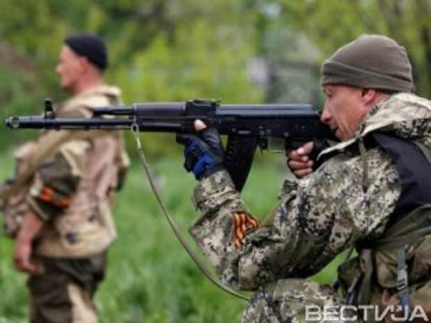 Боевики обстреливают поселок Коммунар Боевики обстреливают поселок Коммунар