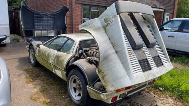 Заброшенный Ferrari, когда-то принадлежавший саудовскому принцу