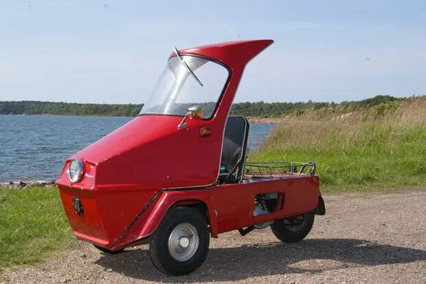 Norsjo. Компания, основанная в 1951 году и до сих пор производящая мопеды. Norsjo Shopper (на снимке) – автомобилеподобный трёхколёсный мопед, представленный в 1994 году.