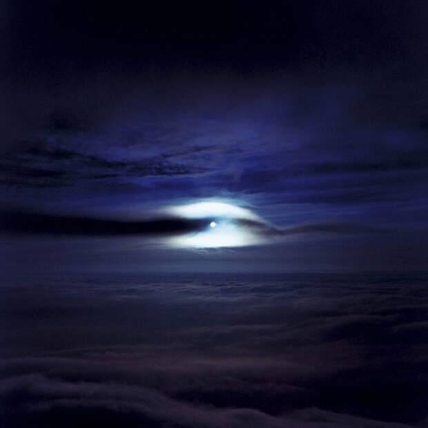 Над землей Hut Atop Mount Fuji 4 Над землей