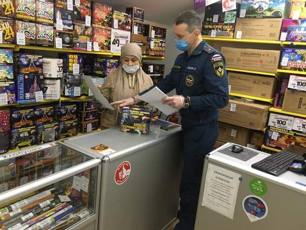 Профилактические рейды по местам продаж пиротехнической продукции