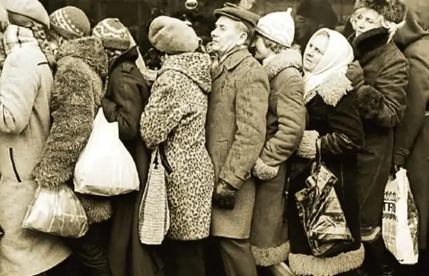 Почему в СССР пластиковый пакет был модным аксессуаром?