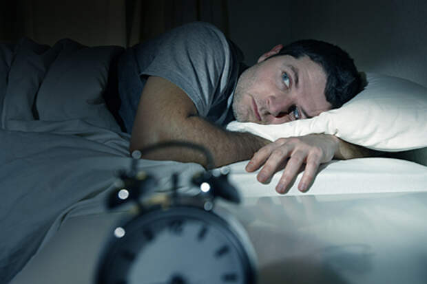 Сомнологи рассказали, как бороться с бессонницей и недосыпом