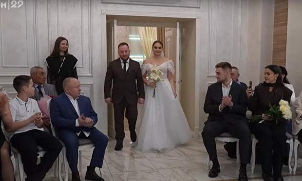 В Архангельской области 136 пар расписались в первую зеркальную дату года