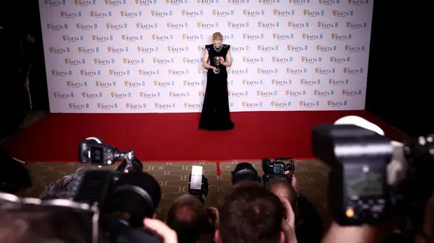 BAFTA-2023: победители премии, яркие наряды и забавные моменты