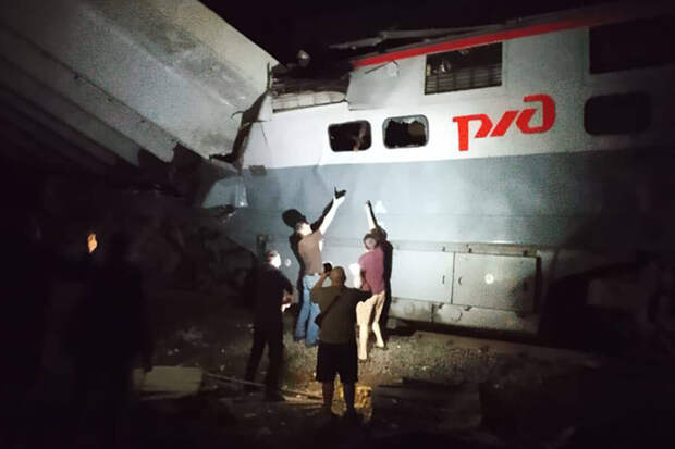 Пассажиров поезда, попавшего в ЧП под Брянском, отправят в Москву в течение часа