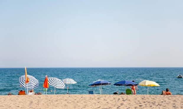 Турсезон в Анапе под вопросом: побережье проверяют на содержание нефтепродуктов