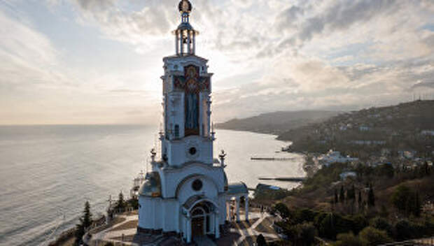 Вид на храм-маяк Святого Николая Чудотворца в Крыму. Архивное фото