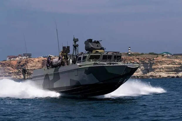 Гендиректор «Рыбинской верфи» назвал преимущества десантного катера БК-16 и штурмовой лодки БК-10