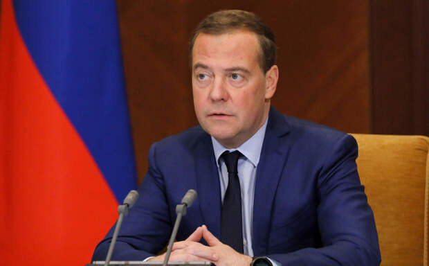 Медведев сообщил об кибератаках на серверы Центризбиркома в выборы