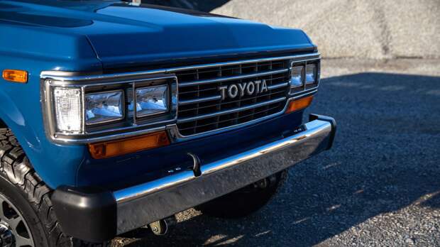Мощный рестомод на базе 33-летнего Toyota Land Cruiser