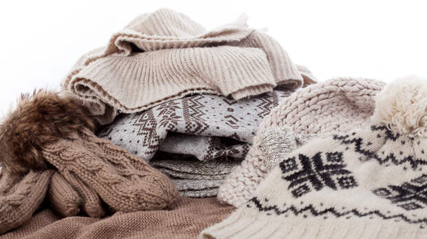 Терапевт Волкова рассказала, когда безопасно снимать шапку на улице