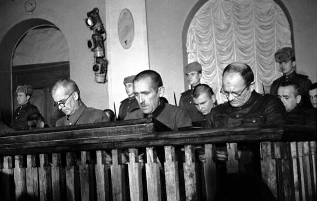 Не дожидаясь окончания войны, необходимо создать государственную комиссию по изучению жертв преступлений украинских нацистов....