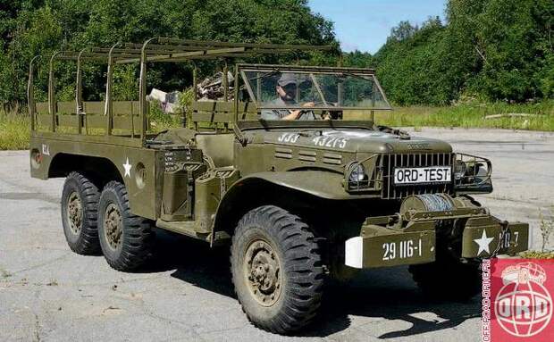 Внешность Dodge WC-63 «подкорректирована» требованием размещения на палубе судна двух автомобилей по схеме «один на другом».