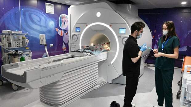 «Необходимо обсуждать с профессиональным сообществом»: в Госдуме призвали отменить рекомендации о цвете одежды врачей