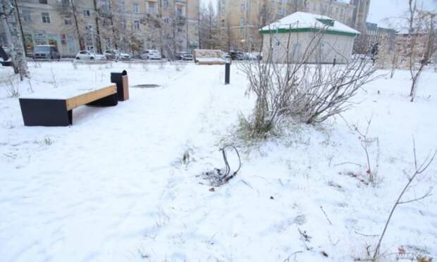 В Северодвинске на сквер Ветеранов вновь напали вандалы