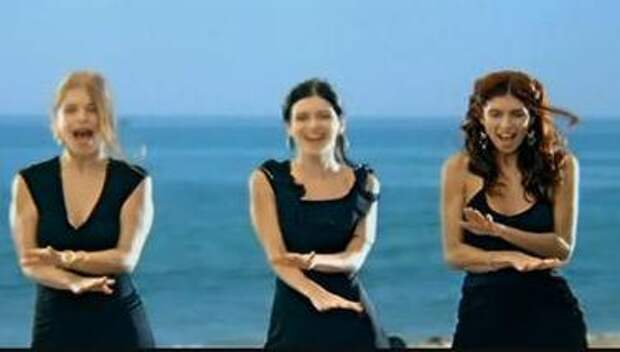 las_ketchup_02a