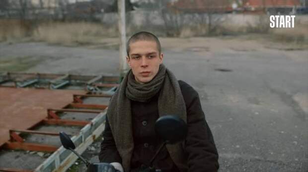 Актер Калюжный из армии пришел на премьеру фильма «Малыш» с его участием о СВО